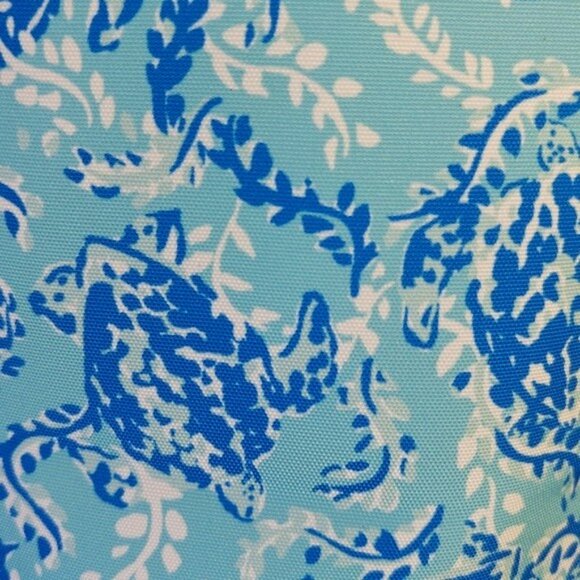 Lilly Pulitzer Insulated Round Beach Cooler Adjustable Strap - Picture 5 of 5